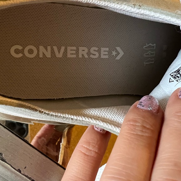 Converse shoes - Picture 4 of 8